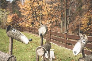 drewniane zwierzeta do ogrodu