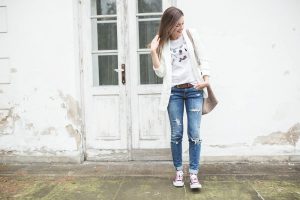 z czym nosic bialy zakiet