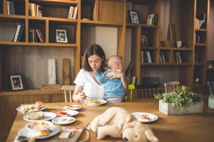 sniadanie z dzieckiem