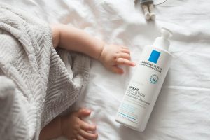 laroche lipikar lait