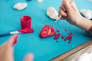 zabawa rodzica z dzieckiem