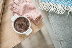 maseczka z siemienia na dlonie