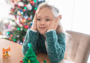 dziecko czeka na swieta