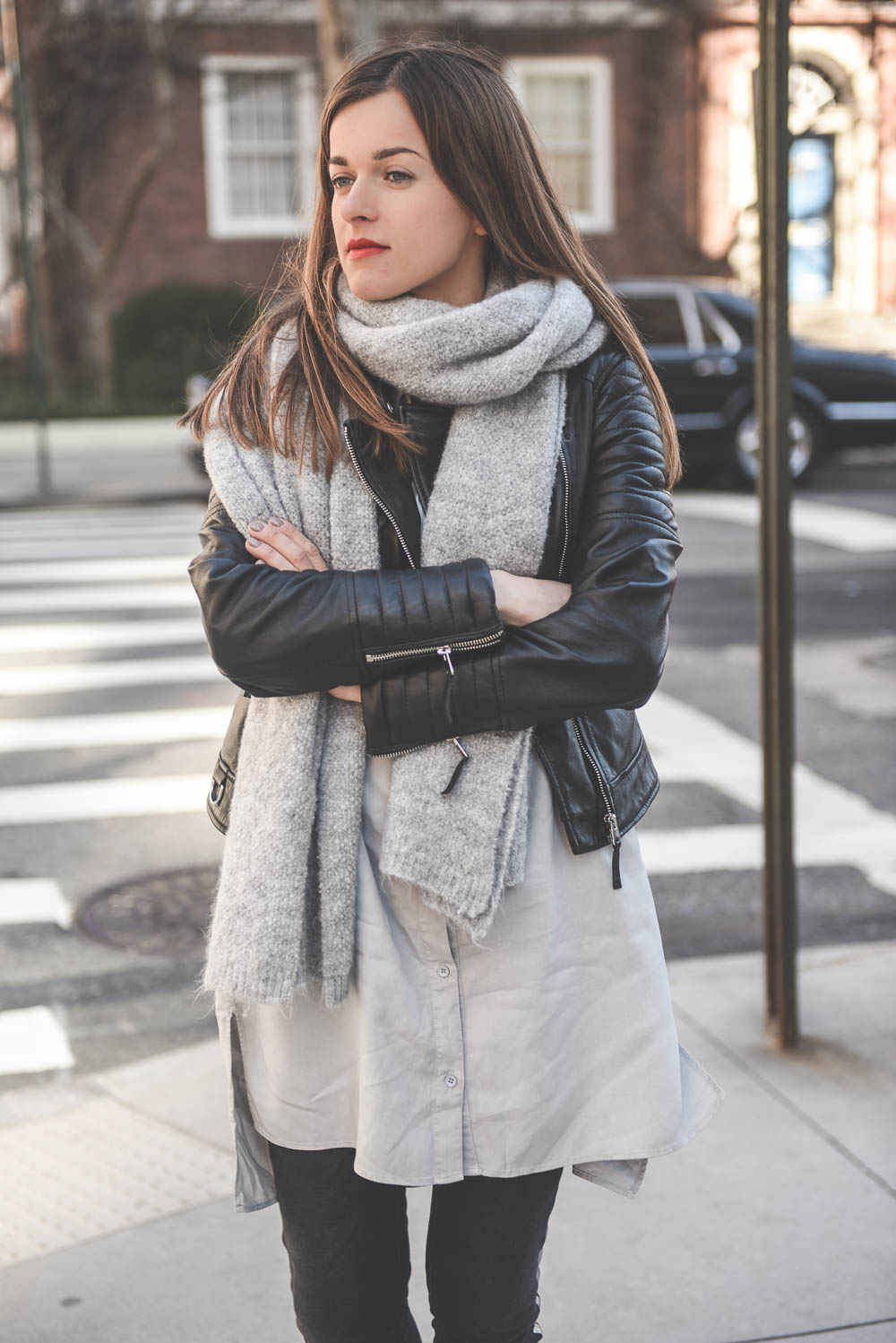 stylizacja z szara koszula